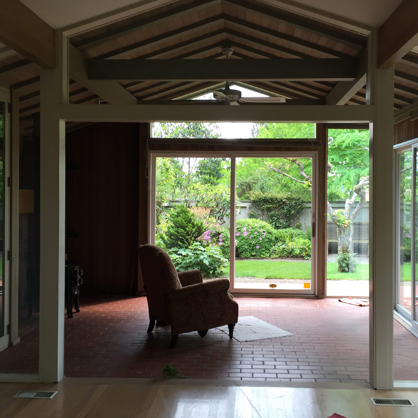 whole home remodel of an historic mid century modern home in the Bridlemile neighborhood of Portland Oregon