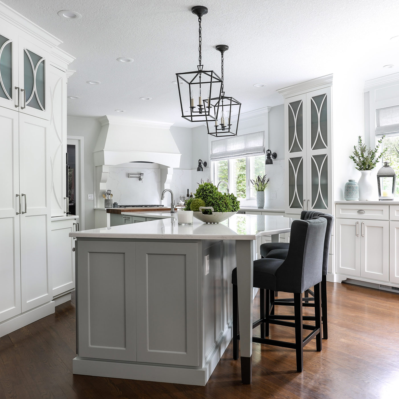 Hamptons inspired transitional kitchen design in Lake Oswego with beautiful fresh materials in bright white and airy blue hues